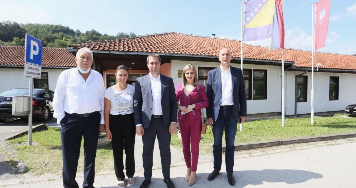 Делегација СПС посјетила ОО СПС Милићи