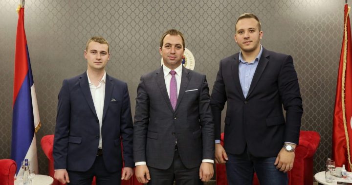 Предсједник СПС Горан Селак разговарао је са одборницима СПС у Скупштини општине Пале